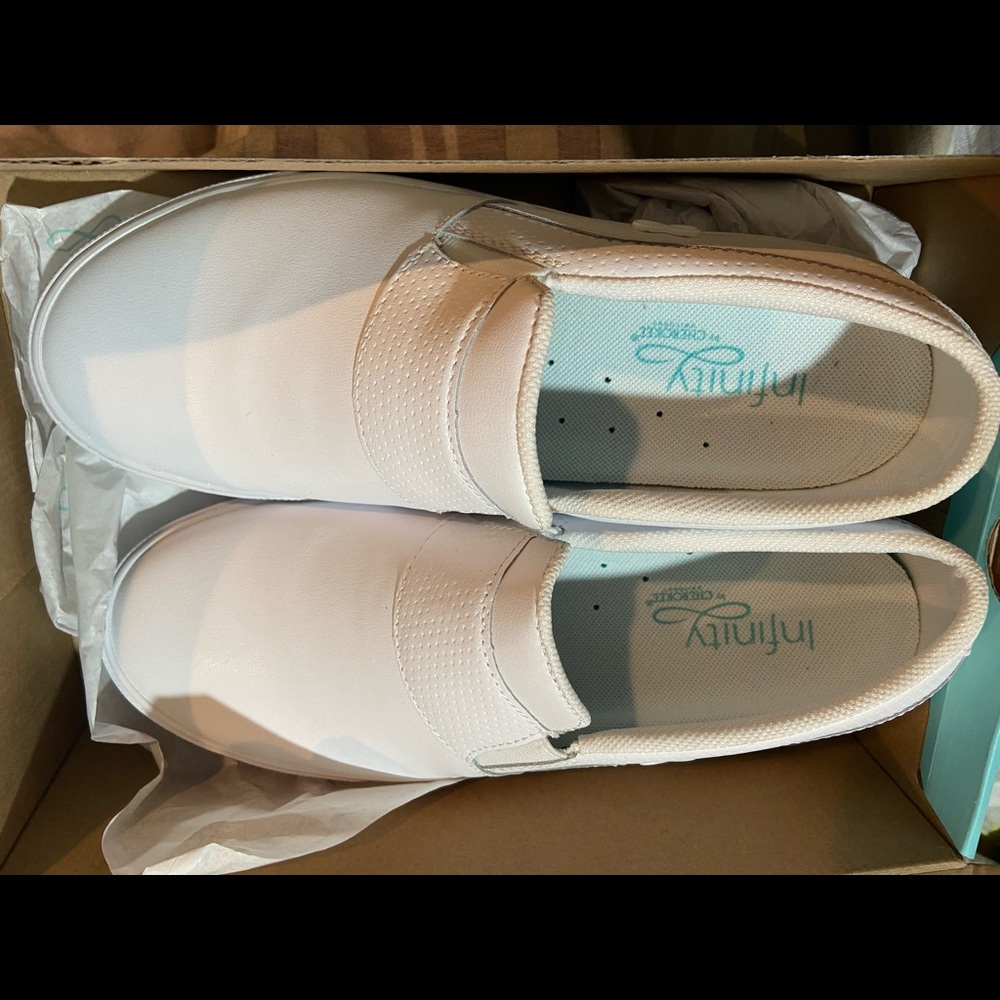 Cherokee infinity nursing shoes
